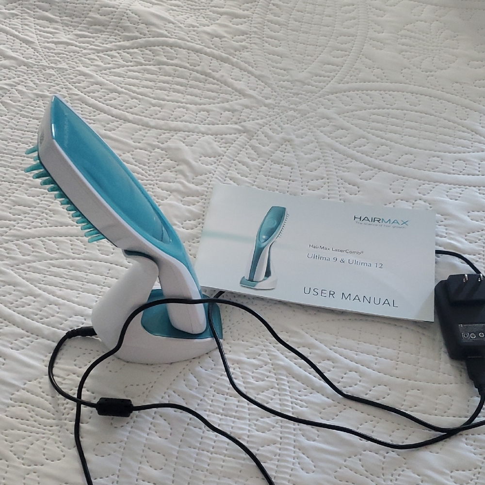 HairMax Blue and White LaserComb - Picture 4 of 7